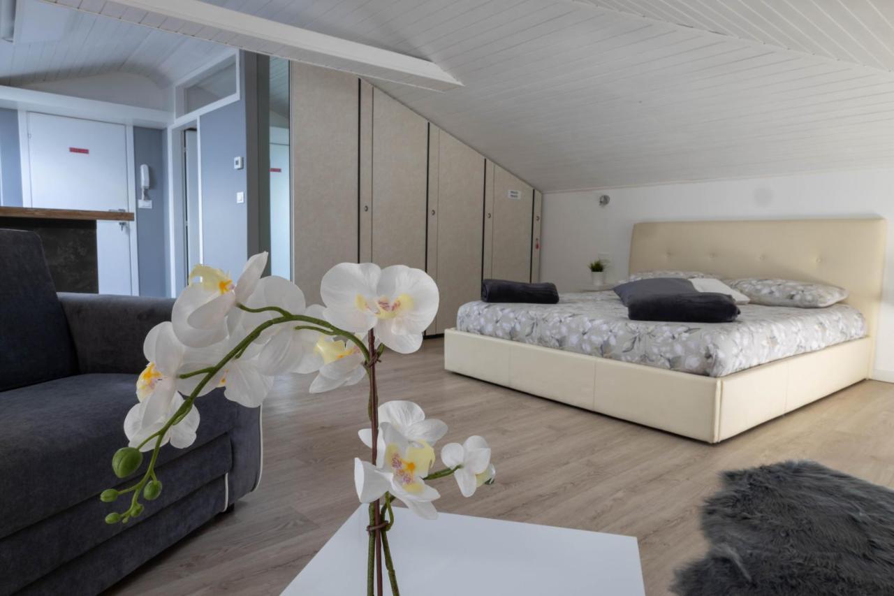 Lapiccolina Apartment Десенцано дел Гарда Екстериор снимка