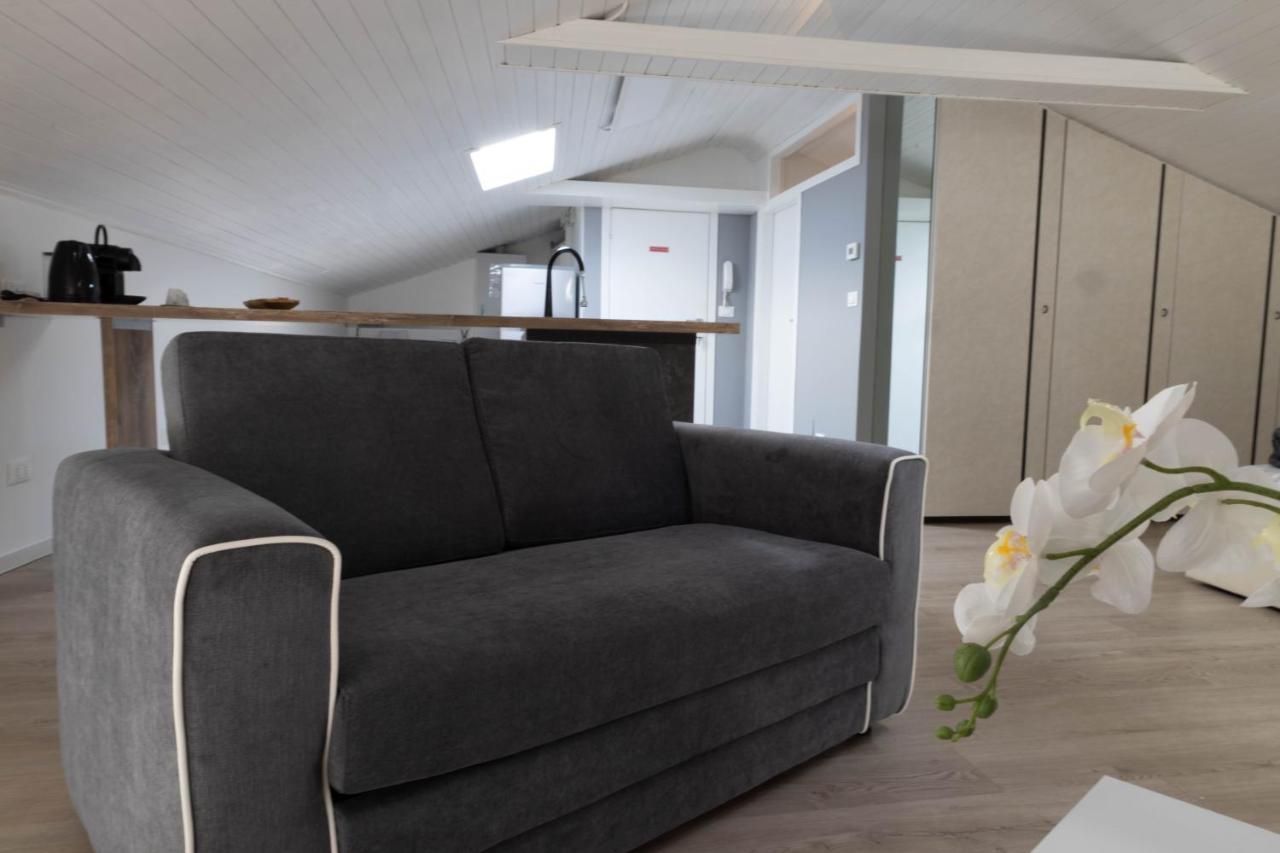 Lapiccolina Apartment Десенцано дел Гарда Екстериор снимка